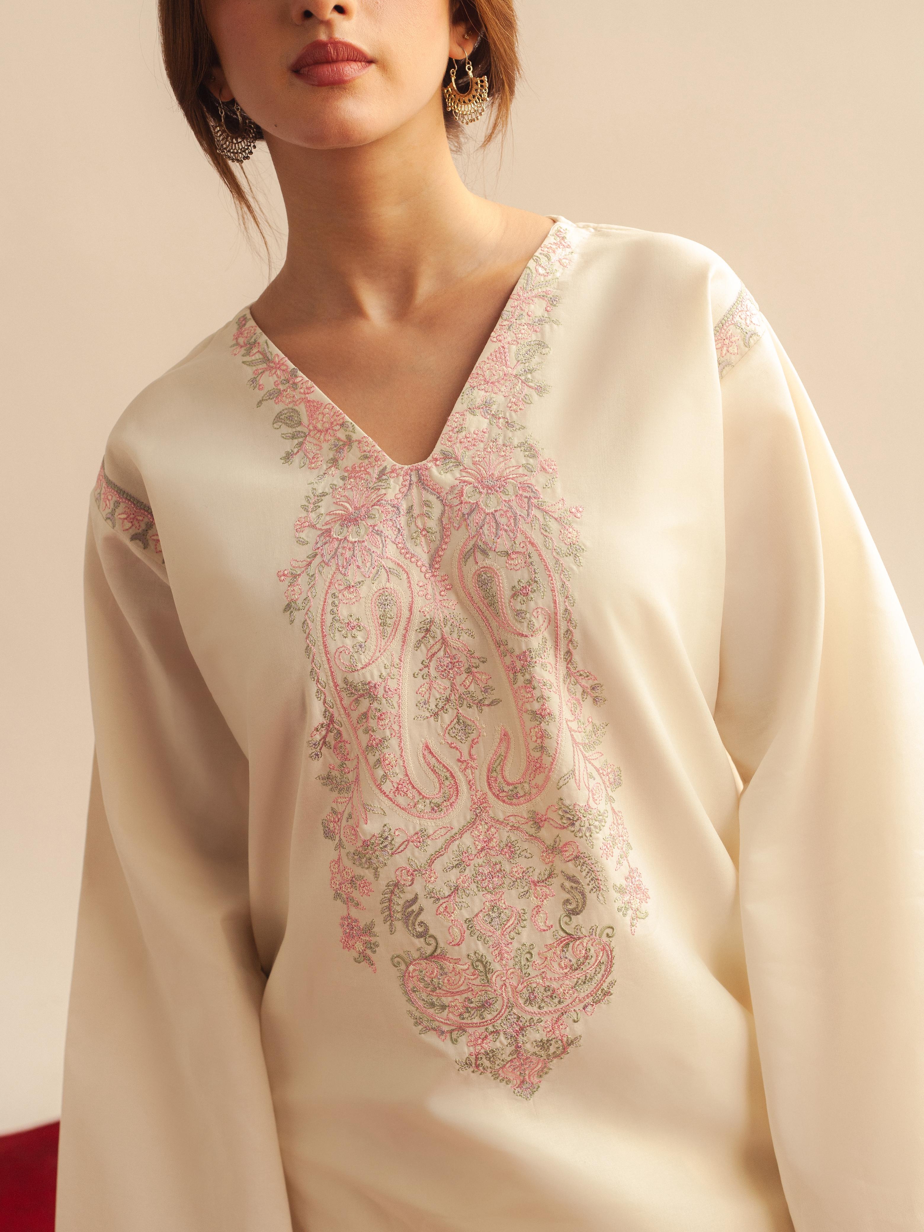 Ivory set with pastel embroidery